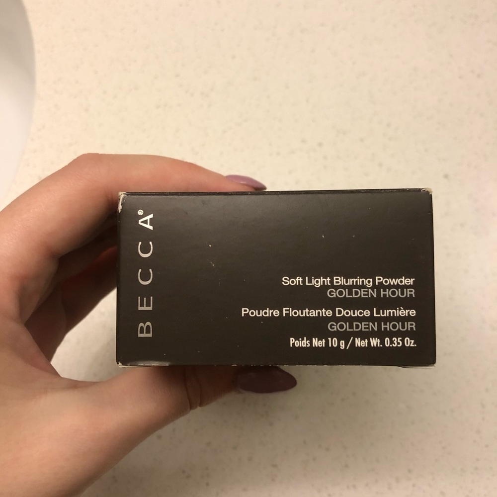 Becca soft light blurring setting powder